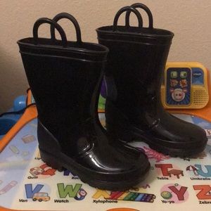 Black toddler rain boots